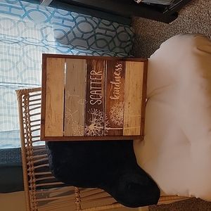 New "scatter kindness" sign